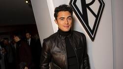 Actor de Netflix se convierte en el primer modelo masculino de Victoria's Secret