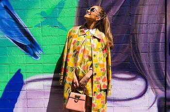 Jennifer Lopez deslumbra con minivestido floral en Nueva York