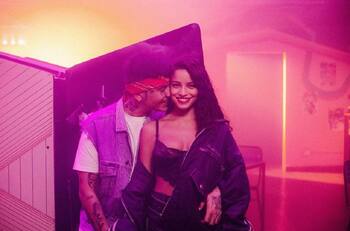 Duki se emociona tras felicitación de Emilia por importante logro en Chile