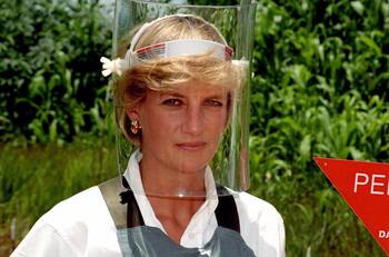 Exhiben foto nunca antes vista de Lady Di en el Palacio de Kensington