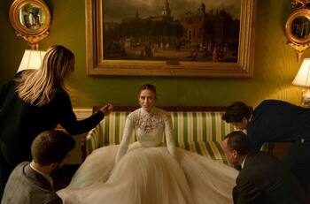 Nieta Joe Biden utilizó estos tres vestidos para su boda en la Casa Blanca