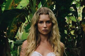 Hermana de Kate Moss pide que "dejen de culpar al nepotismo por no ser ricos ustedes mismos"