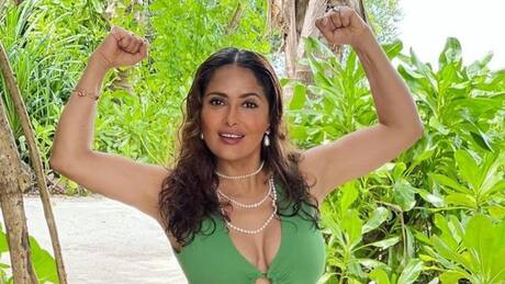 Salma Hayek disfruta de unas vacaciones en Los Cabos con su familia