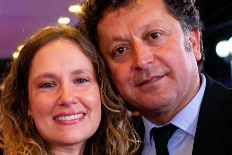 La pareja se casó tras casi un año de relación.