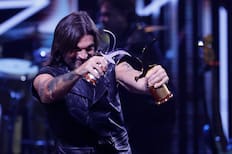 Apareció hasta Vasco Moulian: los memes que dejó Juanes en la cuarta noche del Festival de Viña 2026