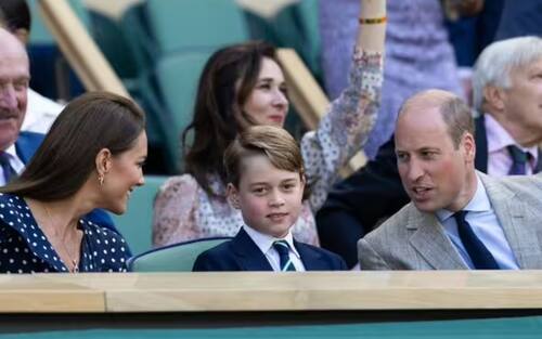 Príncipe George entre sus padres, Kate y William