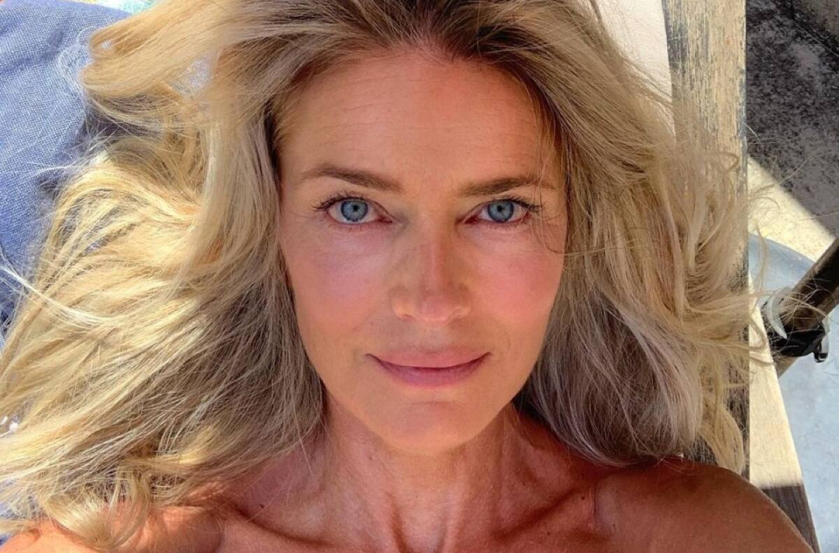 Ayuno intermitente: Paulina Porizkova solo come 8 horas al día, ayuna las otras 16