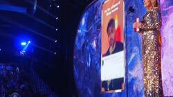 Jill Biden, primera dama de EU, premia a iraní que defendió con canción los derechos de las mujeres