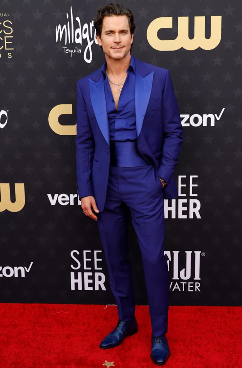 El look de Matt Bomer en los Critic’s Choice Awards 2024