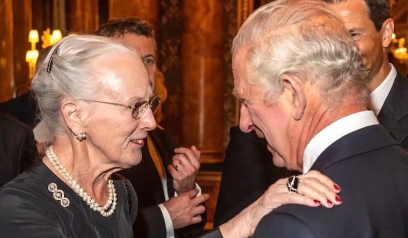 Rey Carlos III recuerda el legado de la reina Margarita II en Dinamarca.
