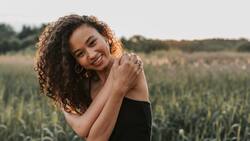 Luna en Acuario: ¿Cómo son las emociones y cuál es la mirada que tiene de su propia madre e infancia este signo zodiacal?