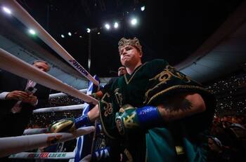 Canelo Álvarez recibirá exorbitante cifra si acepta pelear con David Benavidez