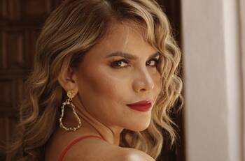 Adriana Lucía comparte una conversación con sus gemelas y la felicidad de 25 años de carrera