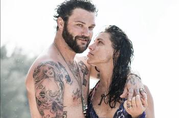 Esposa de Bam Margera le pide el divorcio y busca la custodia total de su hijo
