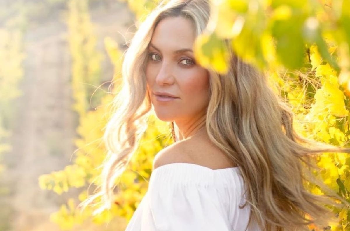 Kate Hudson comparte foto topless y su hermano reacciona de la manera más graciosa