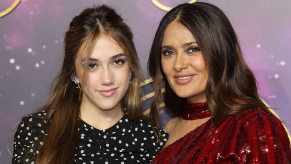 Salma Hayek y su hija Valentina Paloma enamoran con su estilo en el desfile de Balenciaga en París