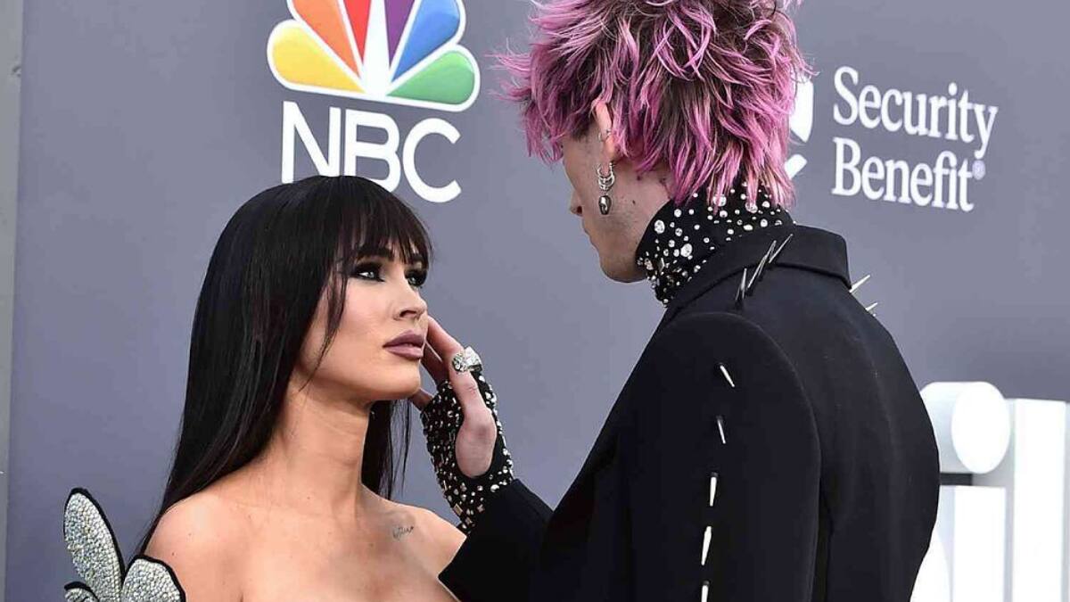 Megan Fox rompió su outfit de los Billboard para tener relaciones con Machine Gun Kelly