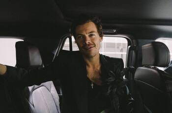 Harry Styles en Colombia: preocupa que el artista se presente en un estacionamiento como Dua Lipa