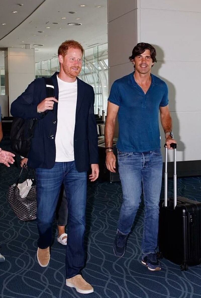 Los "hermanos" llegando a Singapur