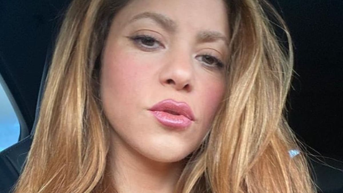 Shakira la pasa fenomenal junto a puertorriqueño en Barcelona
