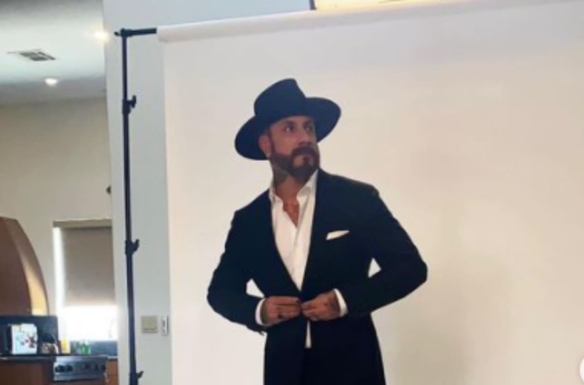 "¿Qué se hizo?" AJ McLean, de Backstreet Boys, se quitó caracteristico detalle de su look y luce irreconocible