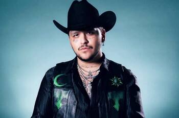 ¿Cuánto pagó Christian Nodal por borrarse el tatuaje de "Utopía"?