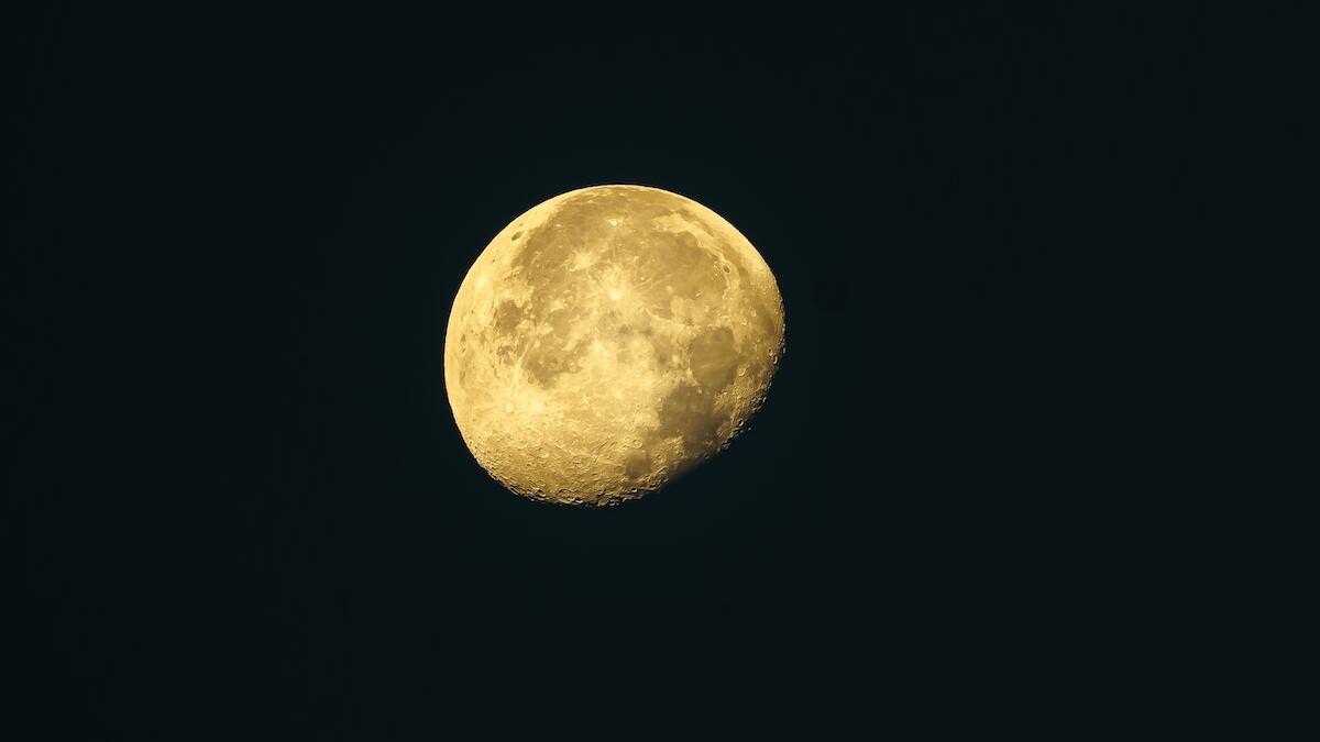 Luna Gibosa Creciente: ¿Por qué es importante esta fase lunar y qué rituales hacer estos días?