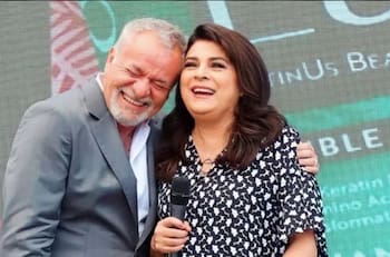 "Está guapo": Victoria Ruffo coquetea nerviosa con el Güero Castro, ¿y su esposo?