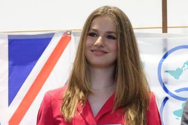 La princesa de Asturias se despide de Gales, tras concluir el bachillerato internacional en el Atlantic College. - Créditos: Instagram