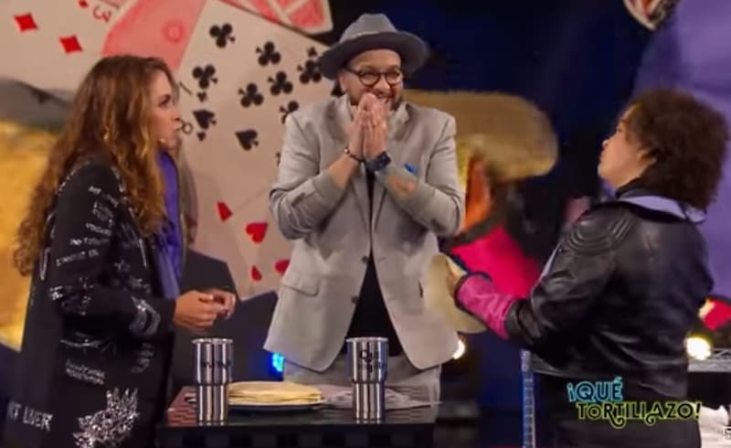 Madre e hija fueron las invitadas de honor en el incio de la novena temporada de "Me Caigo de Risa"