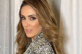 Jacky Bracamontes terminó la noche de Miss Universo bailando sin zapatos