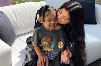Así reaccionó Stormi, hija de Kylie Jenner, al saber que su hermano nacería el mismo día que ella