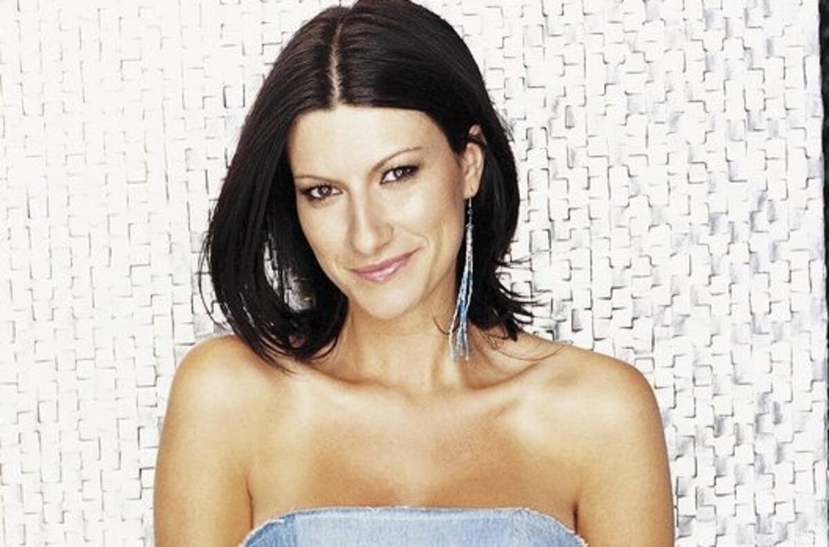 Laura Pausini le llueven críticas por usar filtro en foto con Yalitza Aparicio