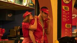 “A través de mi ventana”: quienes son los protagonistas Julio Peña y Clara Galle a quienes la autora del libro llenó de elogios