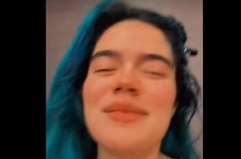 Se emocionó hasta las lágrimas: Karol G publicó emotivo video tras exitosa venta de entradas en su natal Medellín