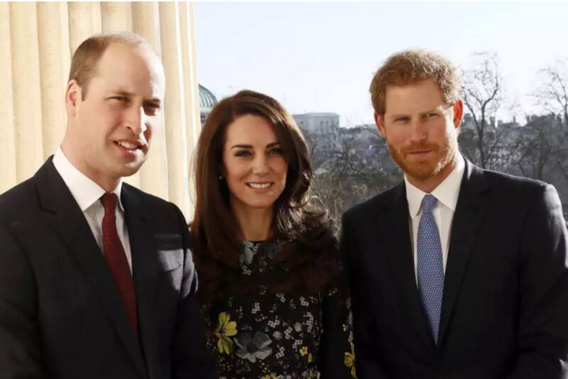 El príncipe William y su padre, el rey Carlos, habrían hecho un frente unido contra Harry. - Créditos: Archivo