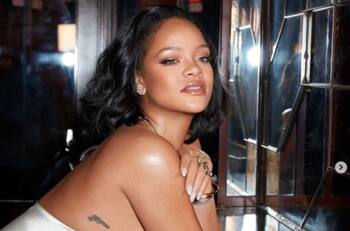 MET Gala rinde homenaje a Rihanna con una bella estatua de mármol