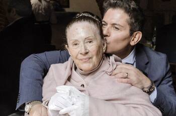 Ernesto Laguardia está decidido a cumplir el último deseo de su madre