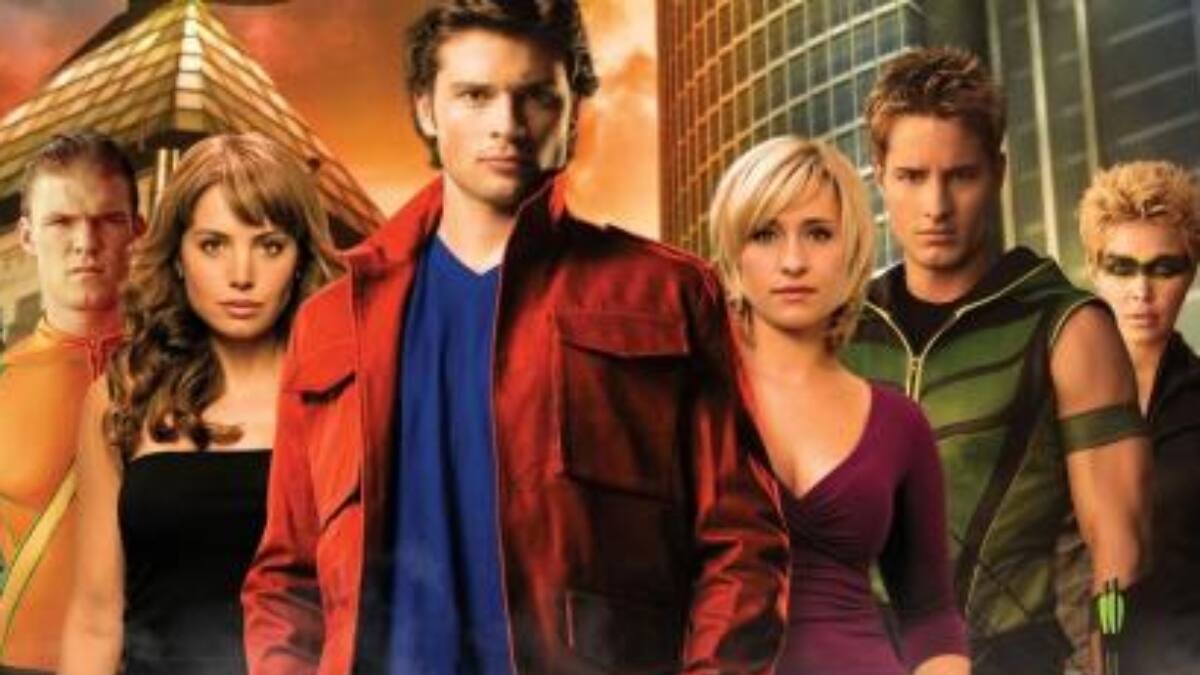 Actriz de "Smallville" llega semanas antes a cumplir su pena de cárcel por reclutar mujeres a culto de abusos