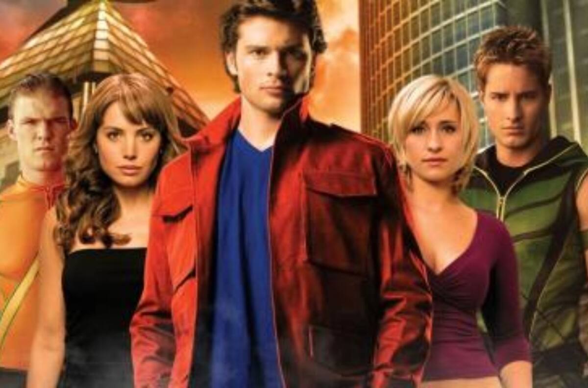 Actriz de "Smallville" llega semanas antes a cumplir su pena de cárcel por reclutar mujeres a culto de abusos