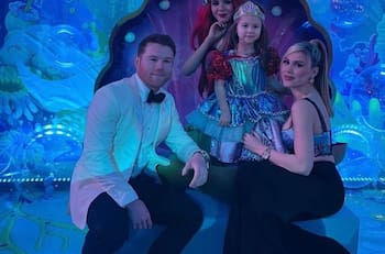 Saúl "Canelo" Álvarez festeja su aniversario de bodas en Grecia