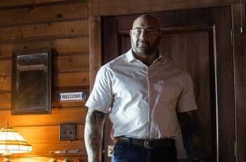 Dave Bautista protagoniza película de M. Night Shyamalan: "Quería ser el mejor actor posible"