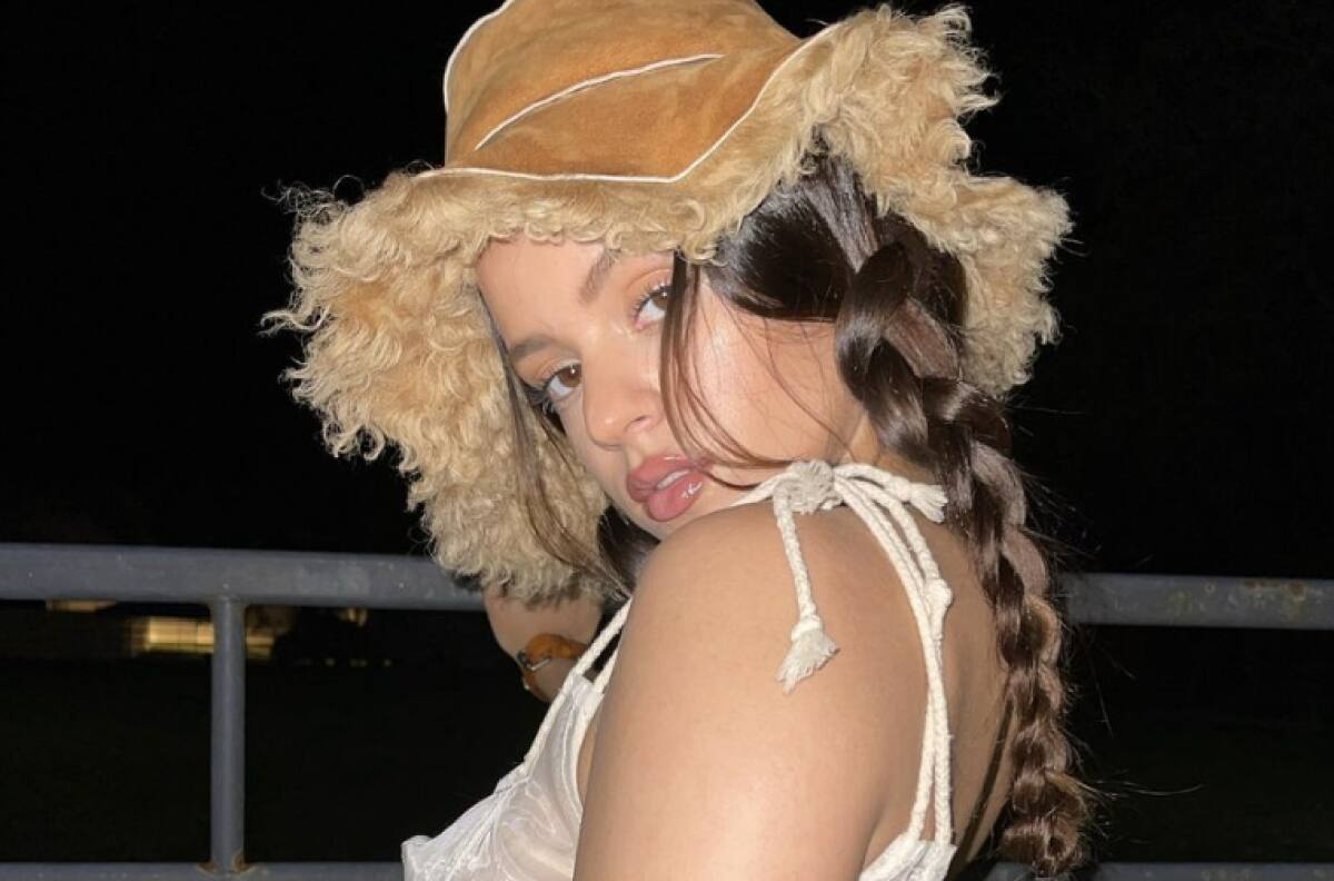 ¡En pleno concierto! Rosalia fue golpeada en San Diego mientras realizaba presentación