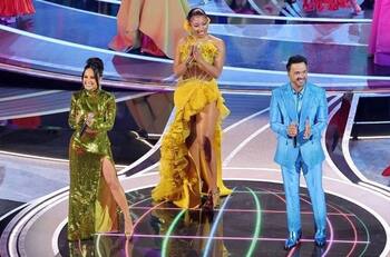 Oscars 2022: Becky G y Luis Fonsi pusieron a todos a bailar con "No se habla de Bruno"