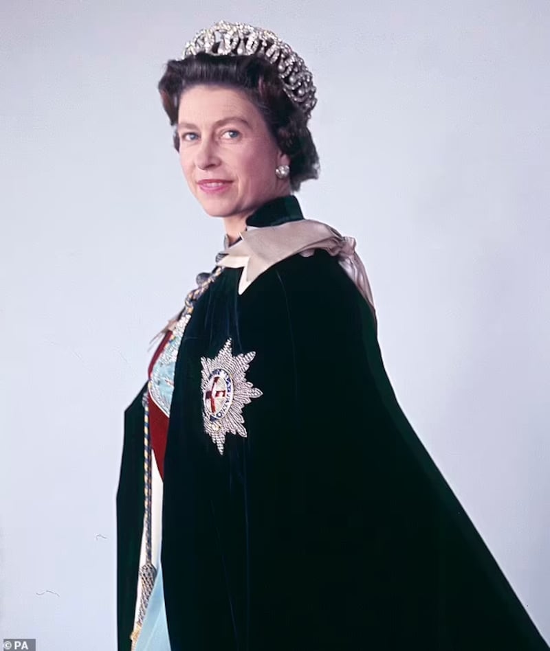 Este 8 de septiembre se conmemora un año desde la muerte de Isabel II y su hijo, el rey Carlos realizó un emotivo homenaje en honor de su madre.