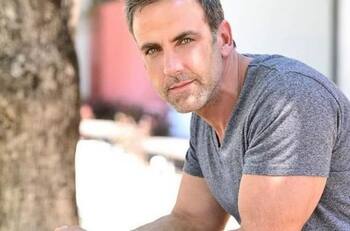 Carlos Ponce hace divertida parodia de Pimpinela en redes sociales