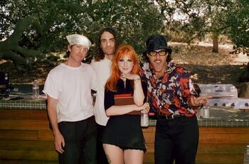 Nace el amor en Paramore: confirman relación entre Hayley Williams y Taylor York