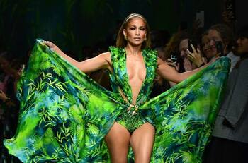 JLo y los reveladores secretos de su vestido más famoso: el “jungle dress”