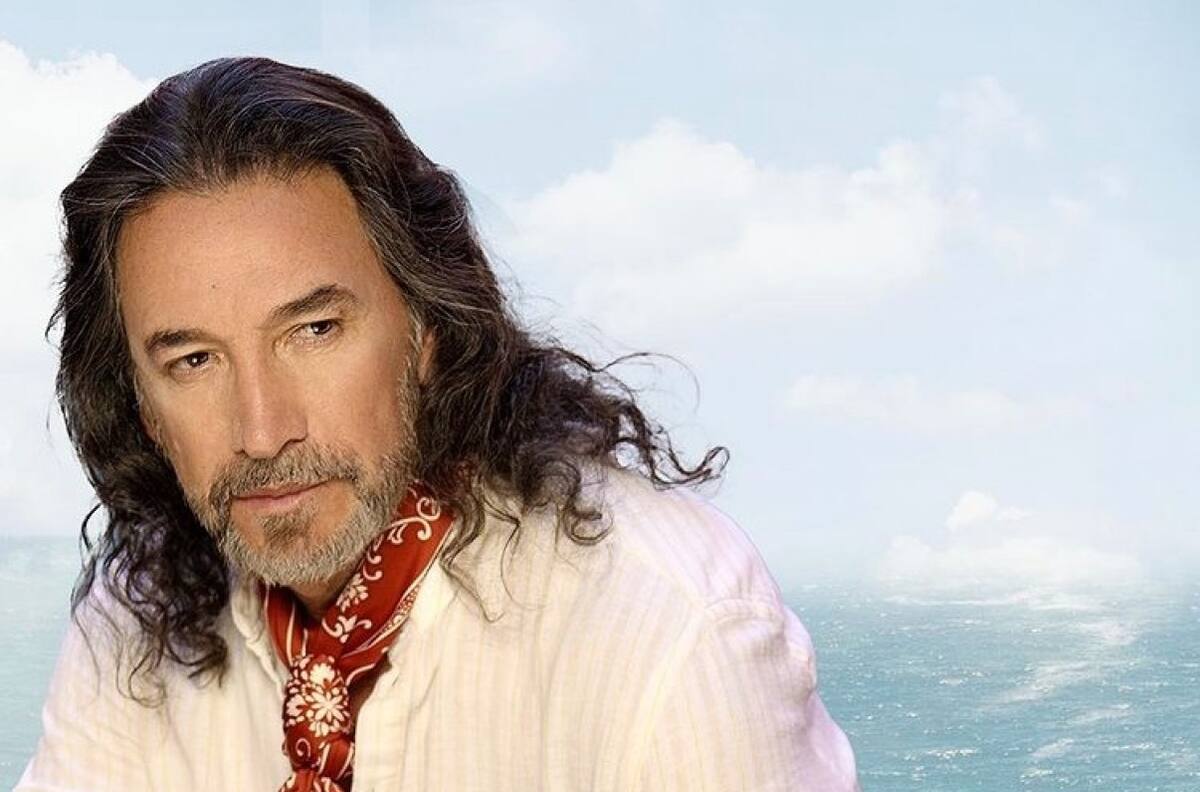 Marco Antonio Solís "El Buki" está dispuesto a hablar de su vida y amores en una biopic