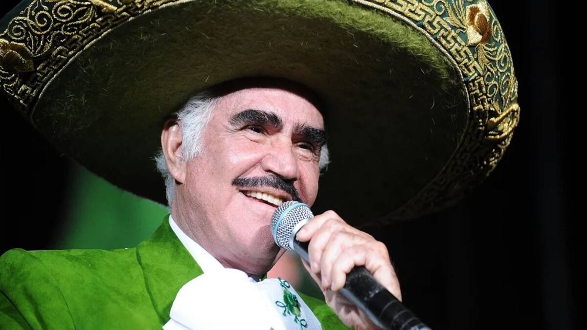 Vicente Fernández y la millonaria cifra que pagaba por cada uno de sus lujosos trajes de charro